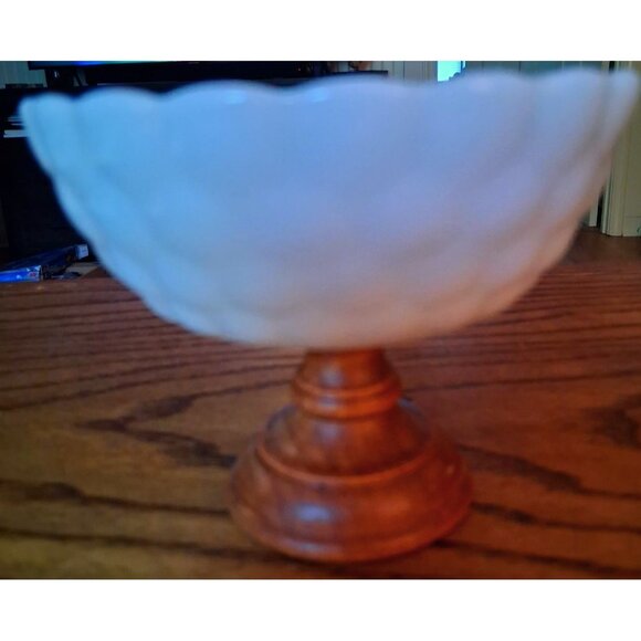 Vintage White Scalloped Milk Glass Compote Dish With Wooden Base - Picture 2 of 7